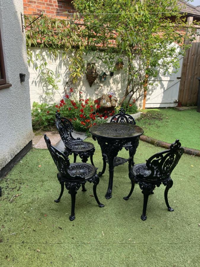 Lymm Cottage Holiday home Lymm